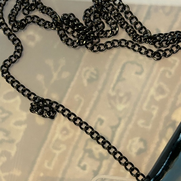 Black Purse - Picture 5 of 11